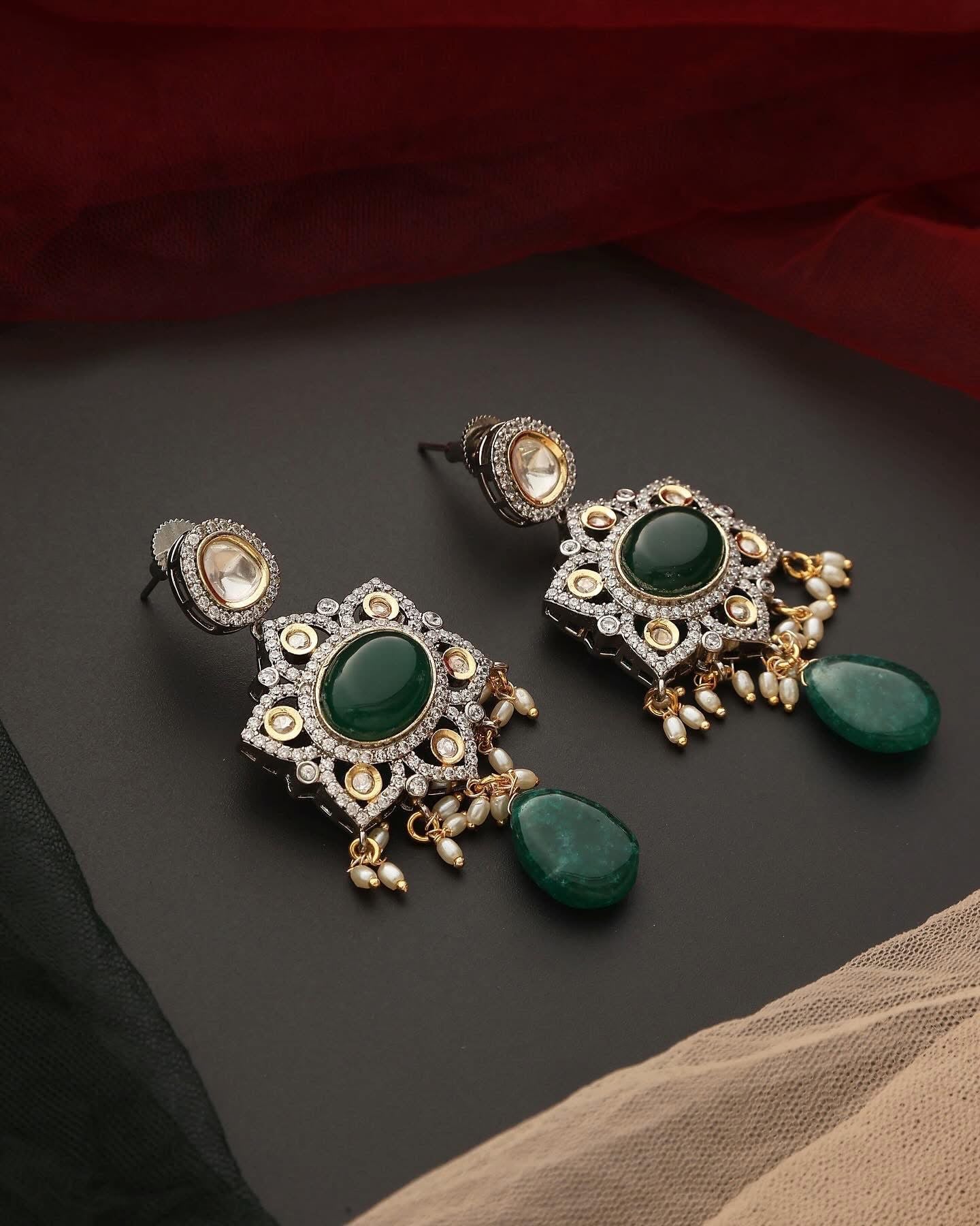 Emerald earings