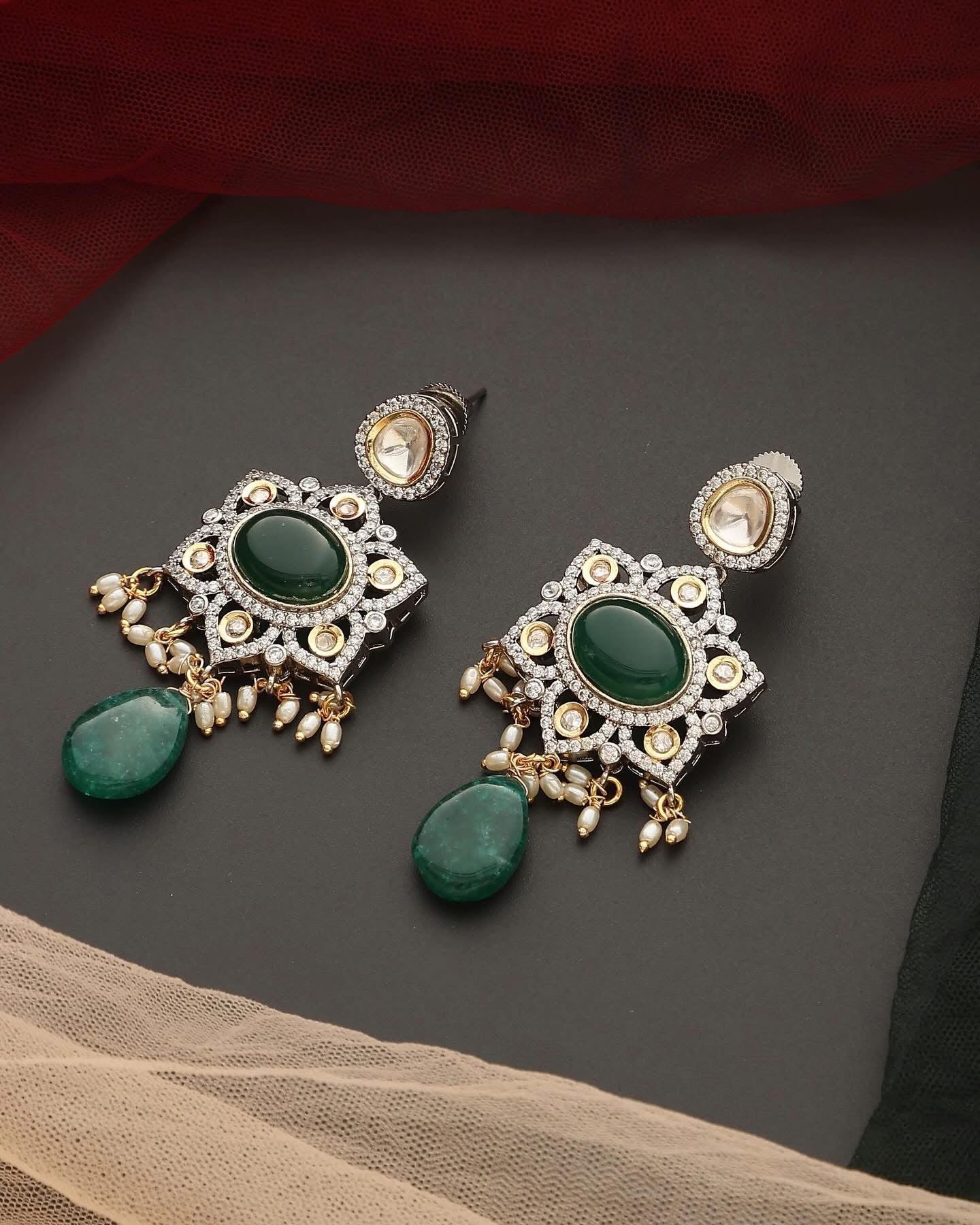Emerald earings