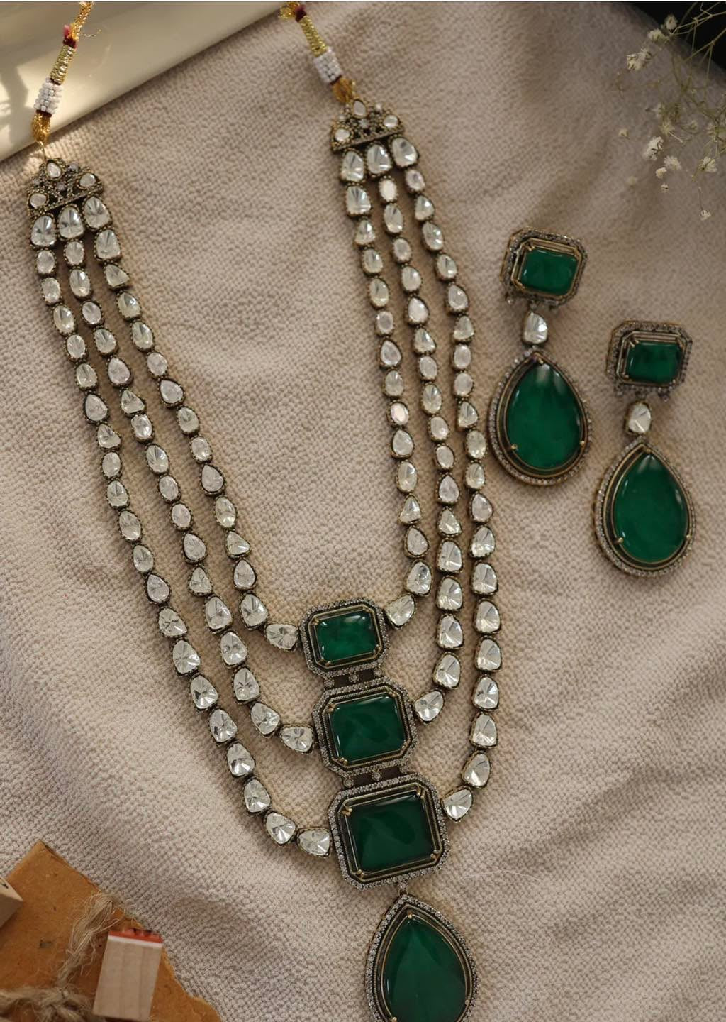 Delaney Victorian Set