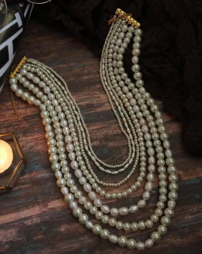 Multilayer pearl set