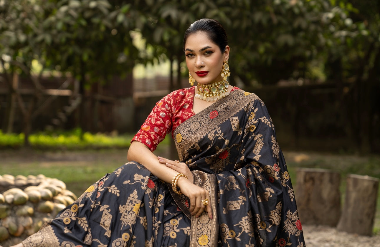 Black meenakari